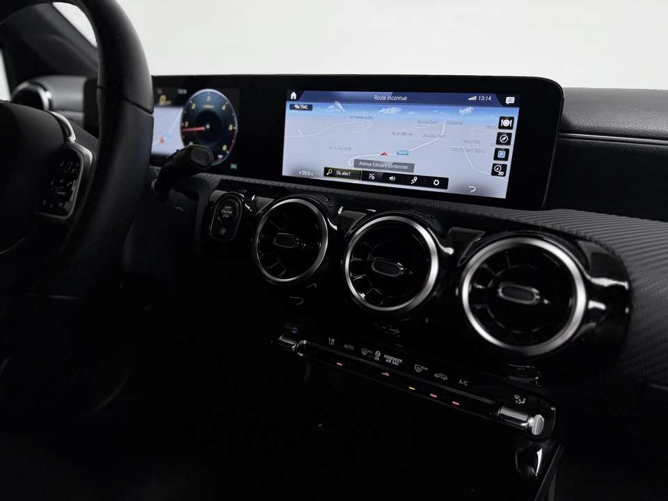 Mercedes-Benz A 180 - Imagem 11