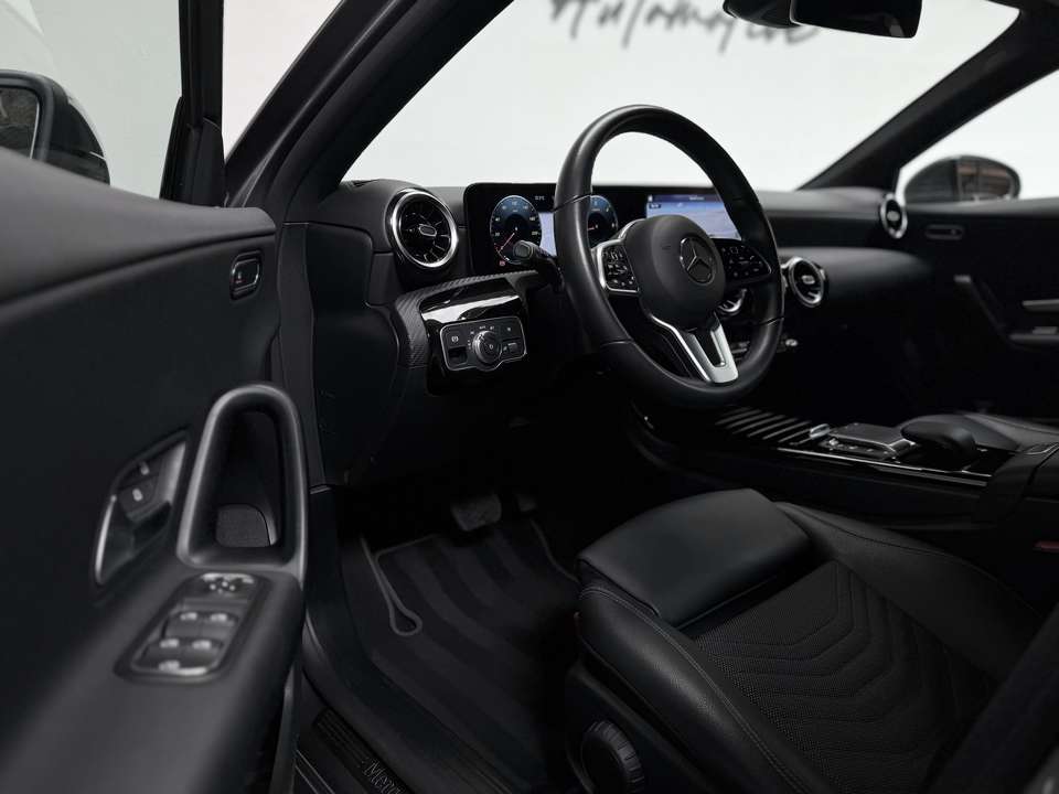 Mercedes-Benz A 180 - Imagem 13