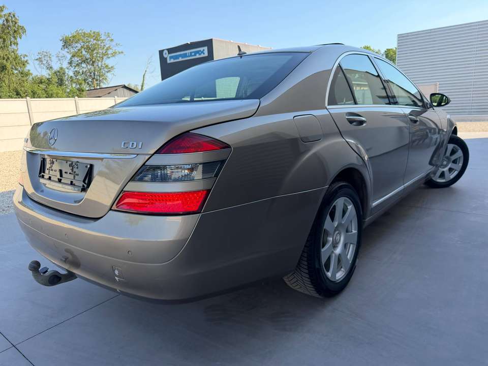 Mercedes-Benz S 320 - Imagem 11