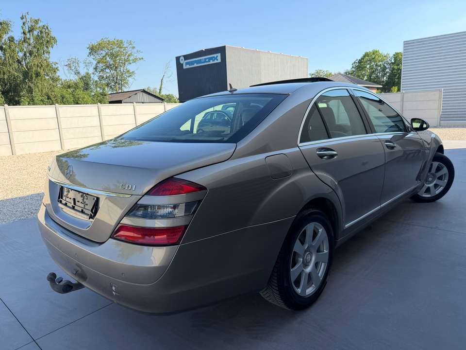Mercedes-Benz S 320 - Imagem 15