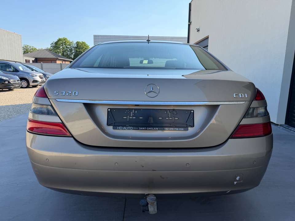 Mercedes-Benz S 320 - Imagem 17