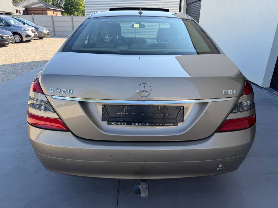 Mercedes-Benz S 320 - Imagem 18