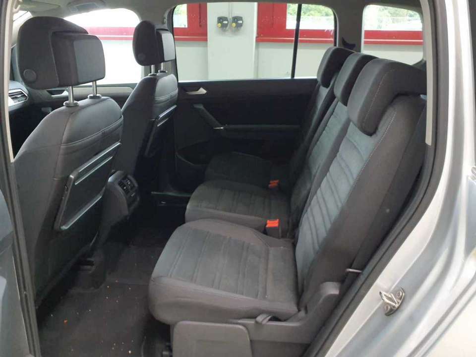 Volkswagen Touran - Imagem 8