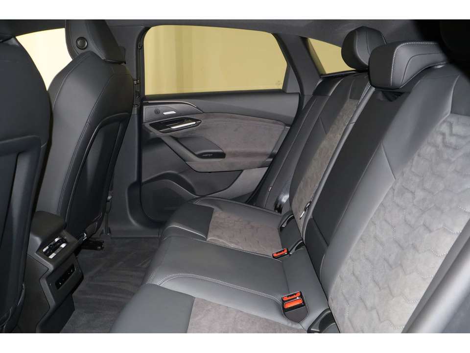 Audi S6 e-tron - Imagem 12