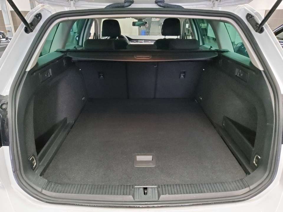 Volkswagen Passat Variant - Imagem 11