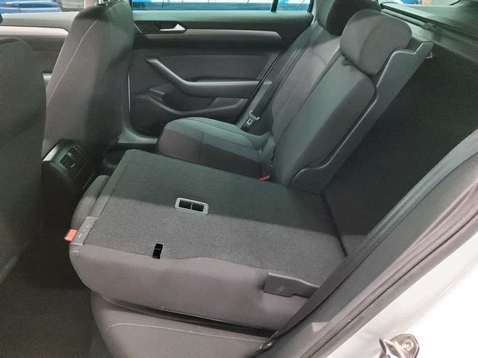 Volkswagen Passat Variant - Imagem 12