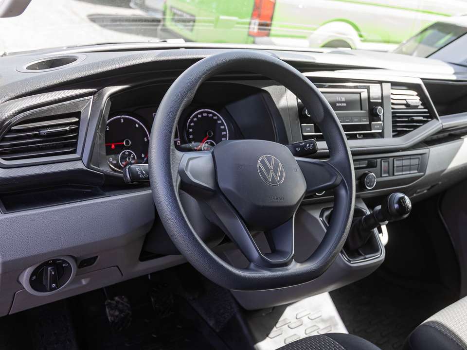 Volkswagen T6.1 Transporter - Imagem 9