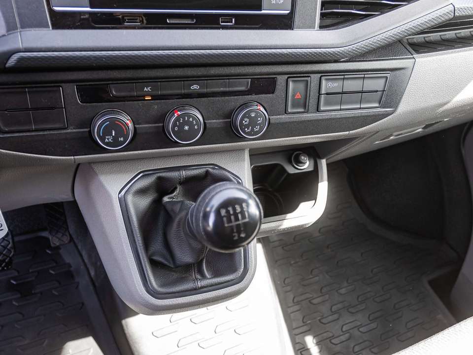 Volkswagen T6.1 Transporter - Imagem 12