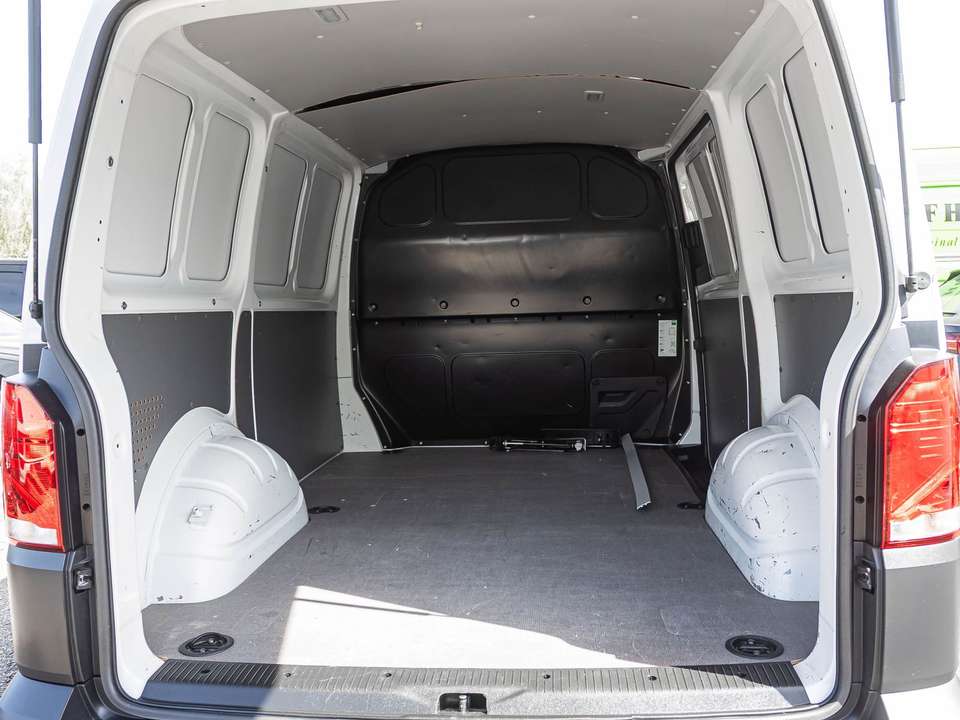 Volkswagen T6.1 Transporter - Imagem 13