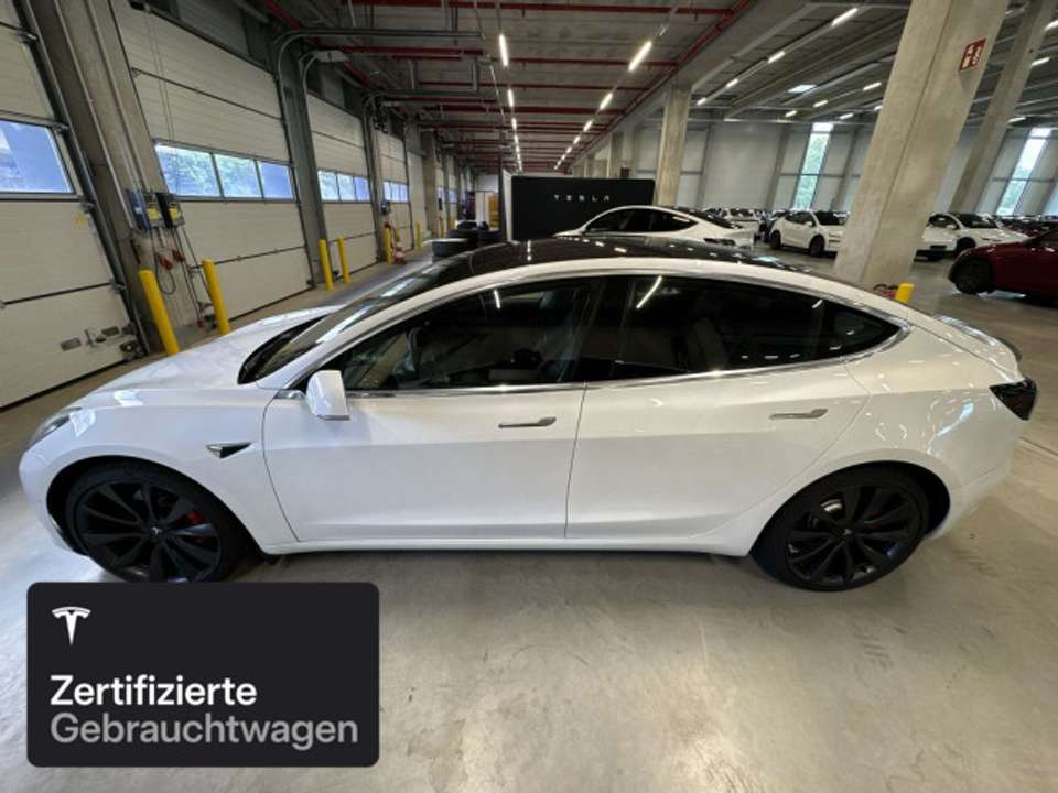 Tesla Model 3 - Imagem 4