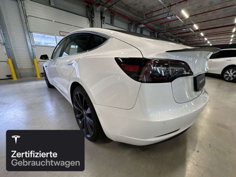 Tesla Model 3 - Imagem 5