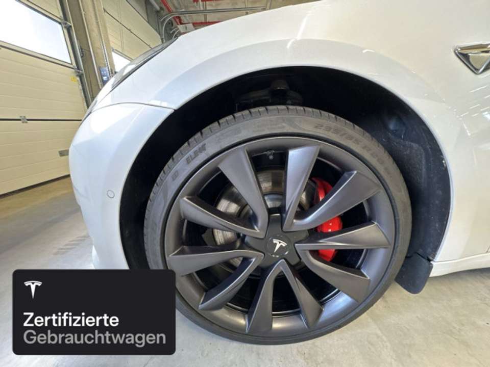 Tesla Model 3 - Imagem 7
