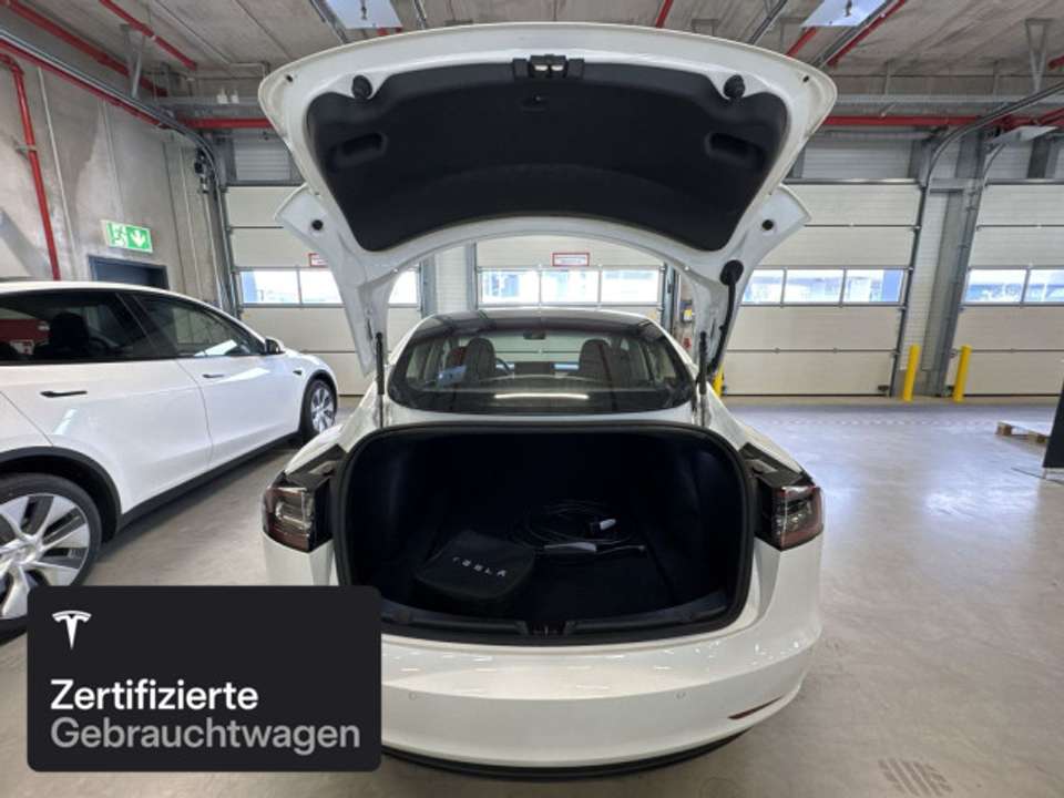 Tesla Model 3 - Imagem 9
