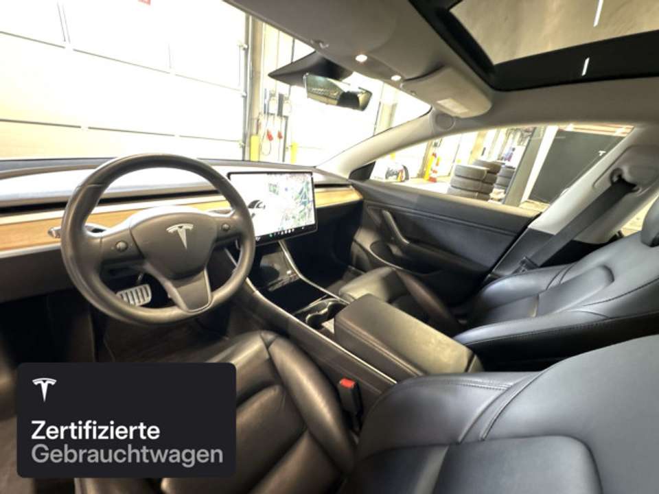 Tesla Model 3 - Imagem 11