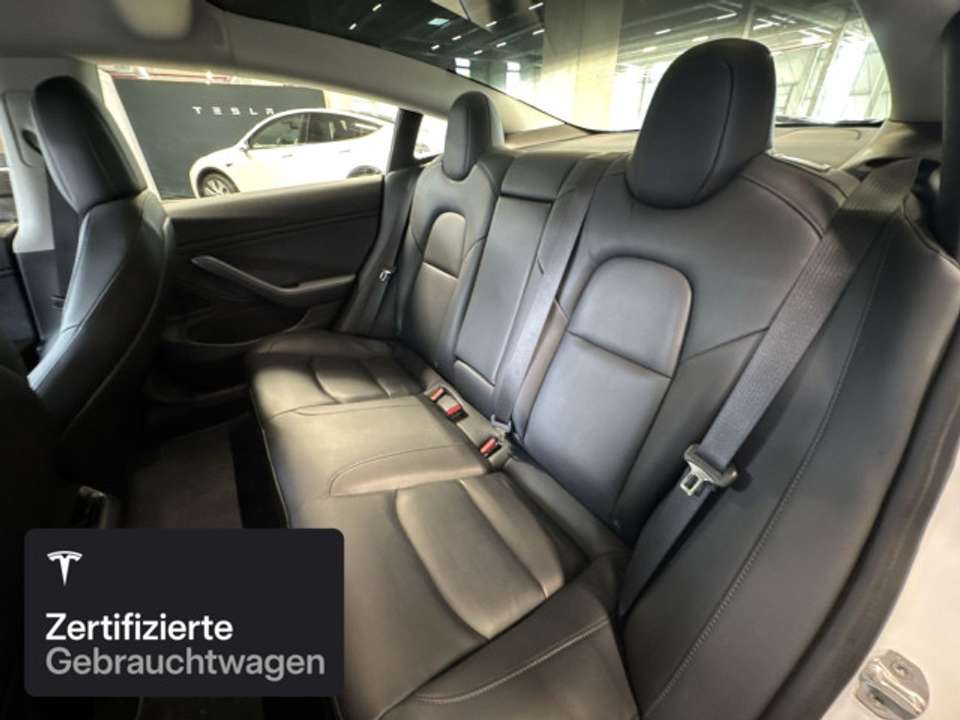 Tesla Model 3 - Imagem 12