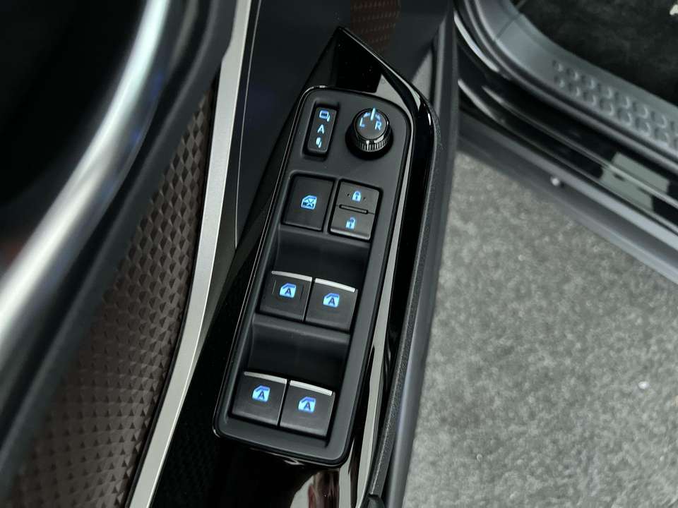 Toyota C-HR - Imagem 12