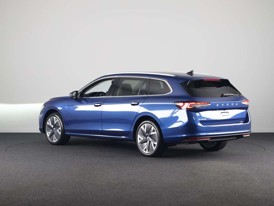 Skoda Superb - Imagem 3