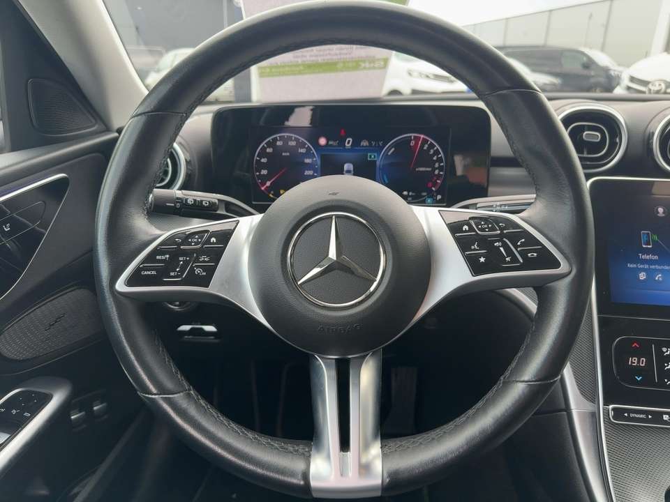 Mercedes-Benz C 300 - Imagem 9