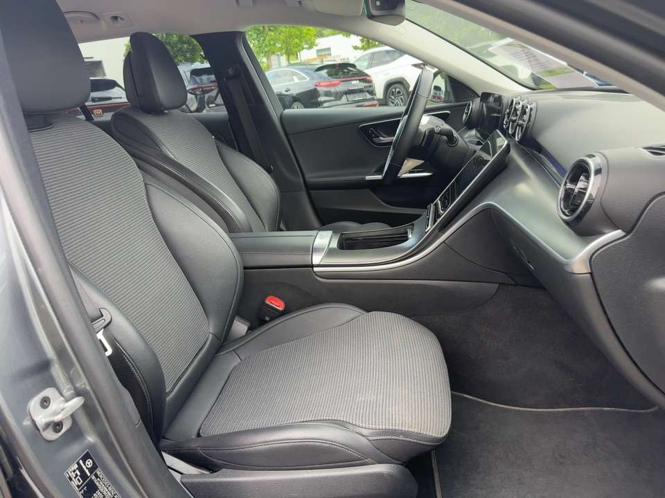 Mercedes-Benz C 300 - Imagem 11