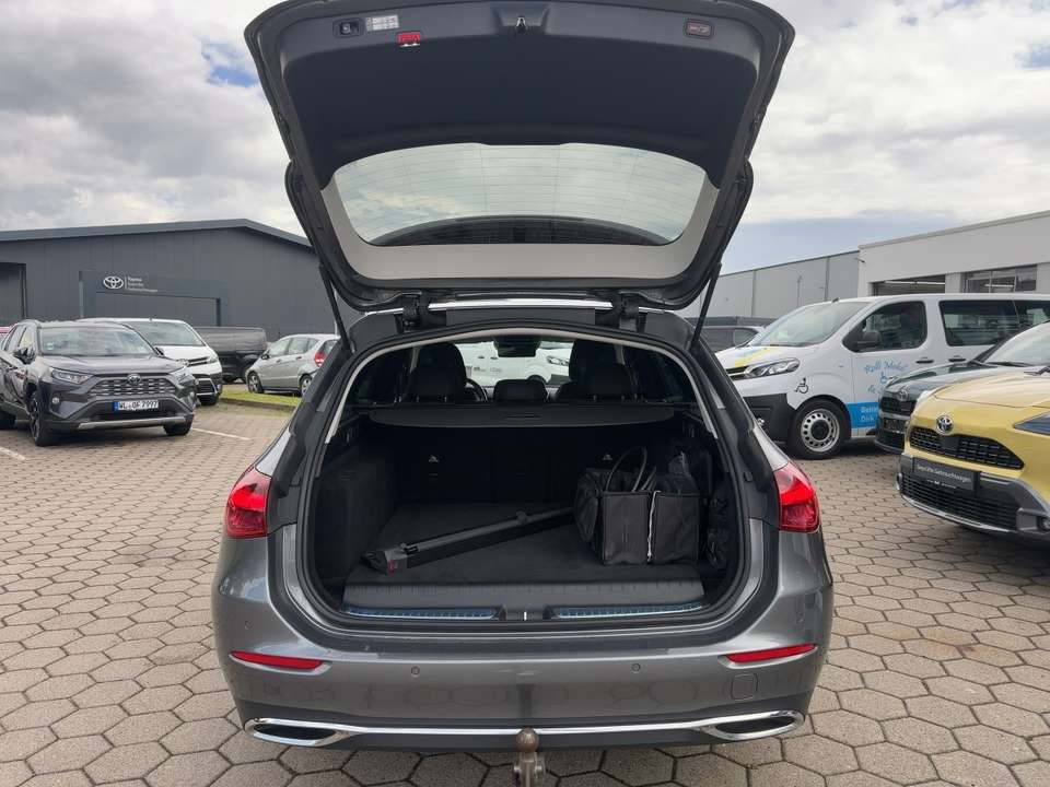Mercedes-Benz C 300 - Imagem 13