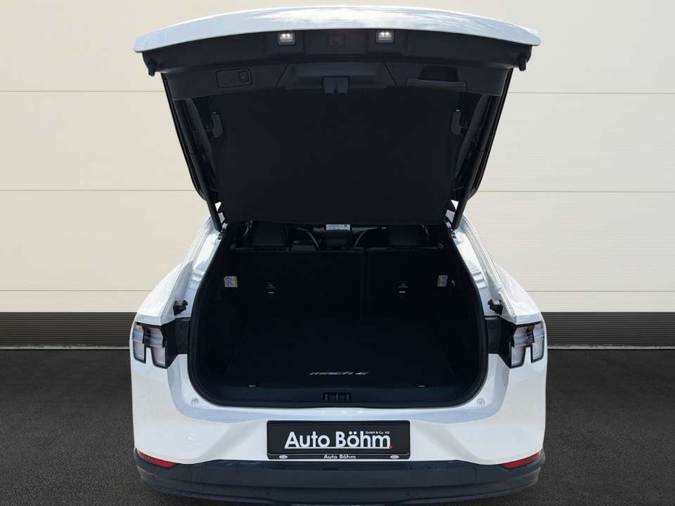 Ford Mustang Mach-E - Imagem 8