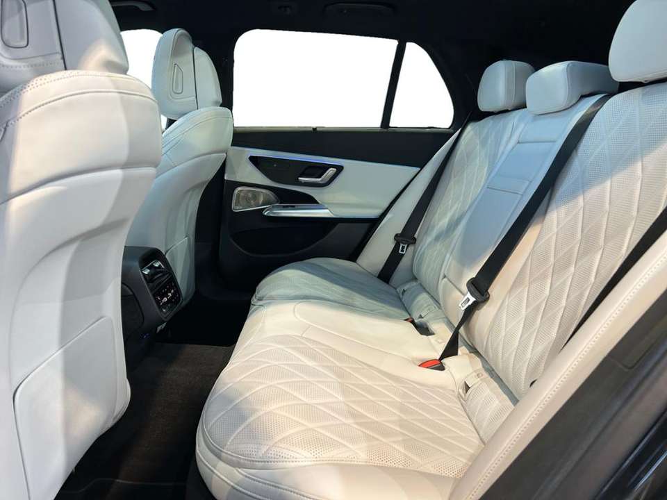 Mercedes-Benz E 300 - Imagem 11