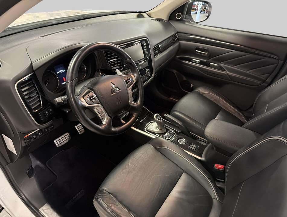 Mitsubishi Outlander - Imagem 8