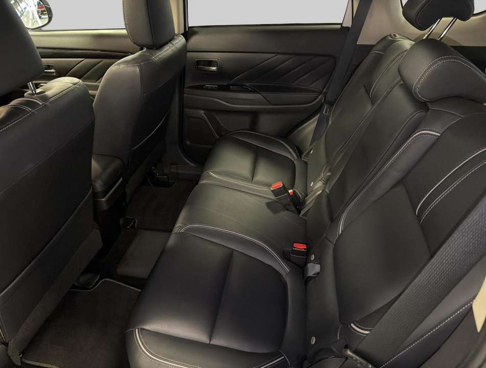 Mitsubishi Outlander - Imagem 9