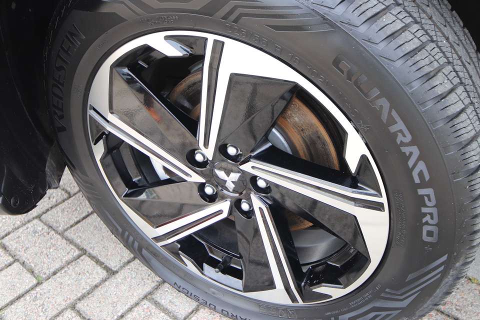 Mitsubishi Eclipse Cross - Imagem 13