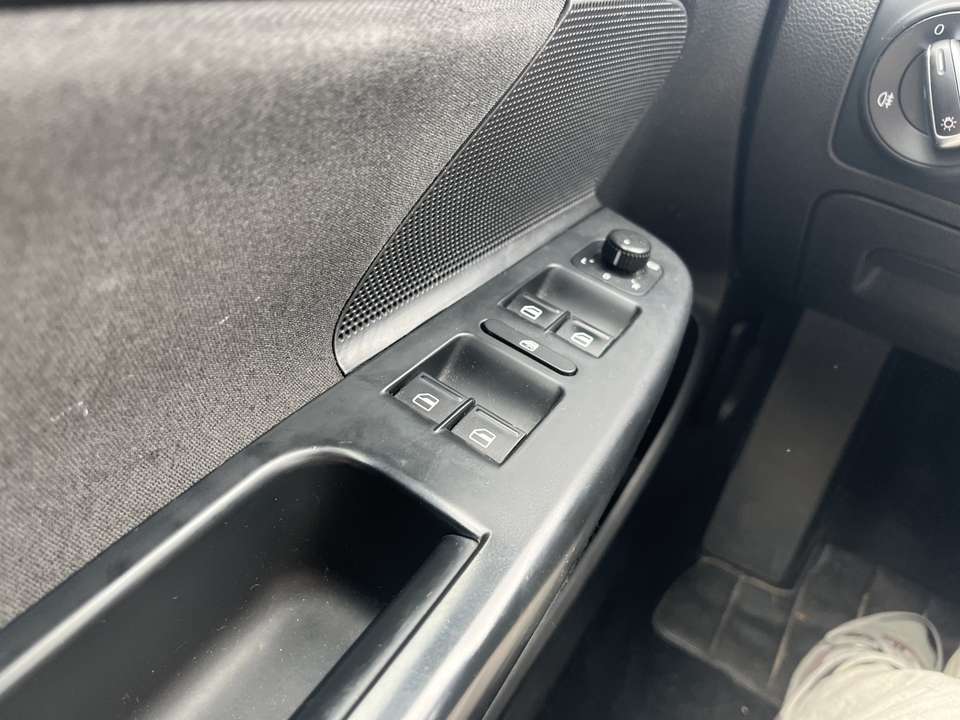 Volkswagen Golf Variant - Imagem 13
