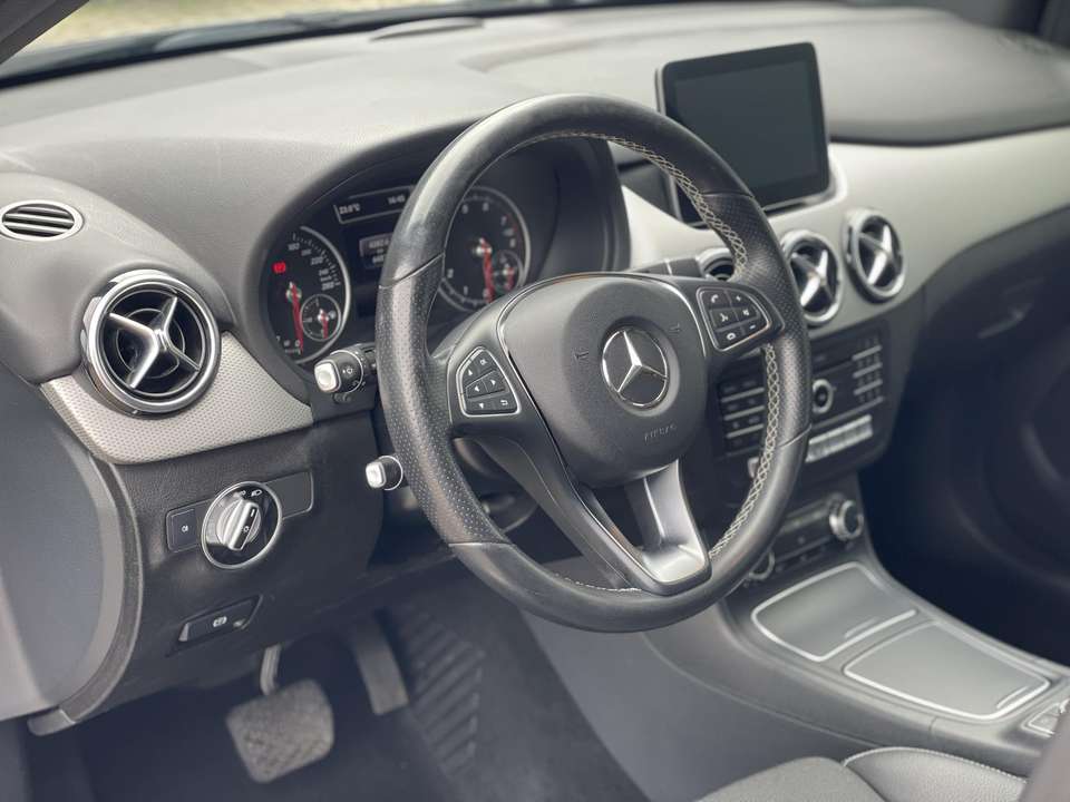 Mercedes-Benz B 180 - Imagem 10