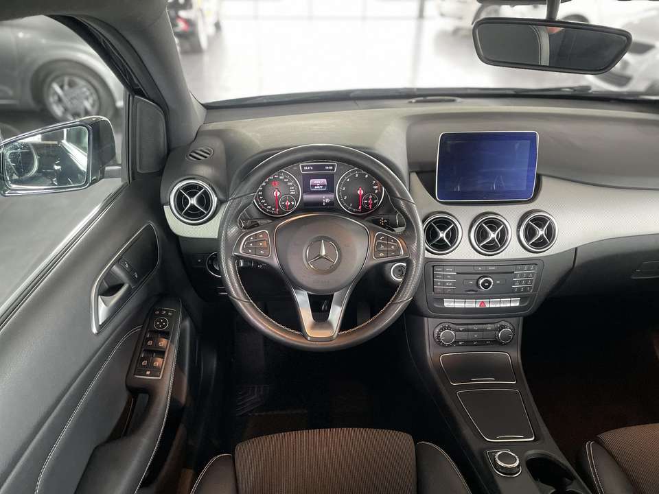 Mercedes-Benz B 180 - Imagem 11