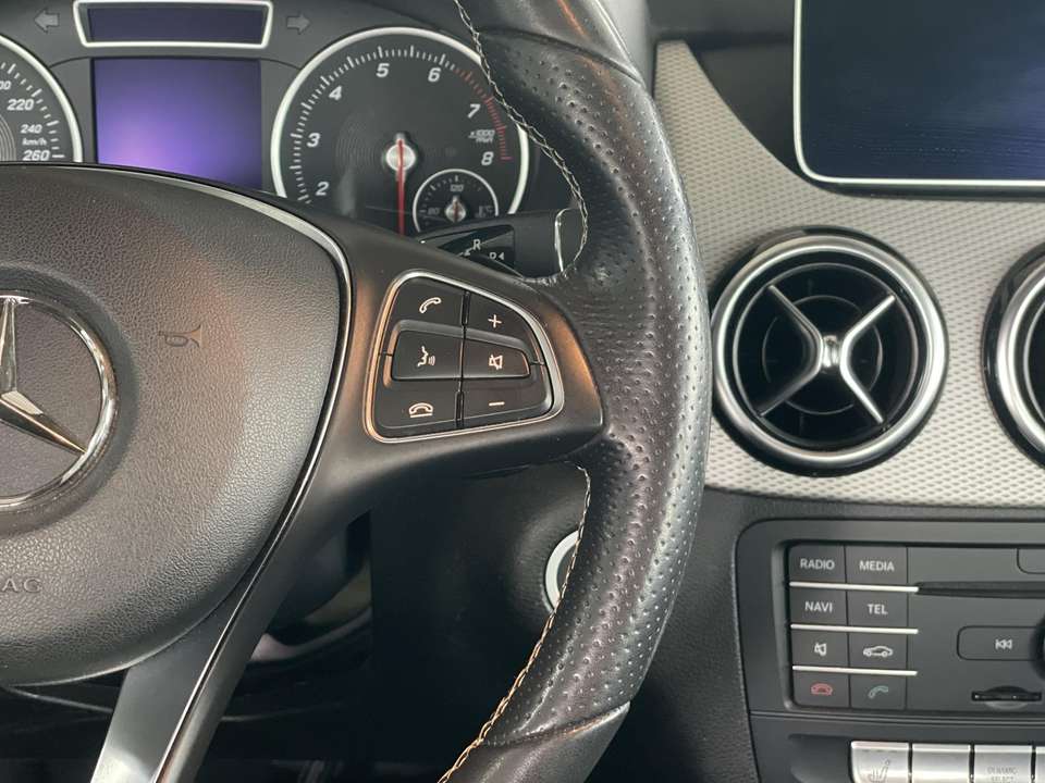Mercedes-Benz B 180 - Imagem 14