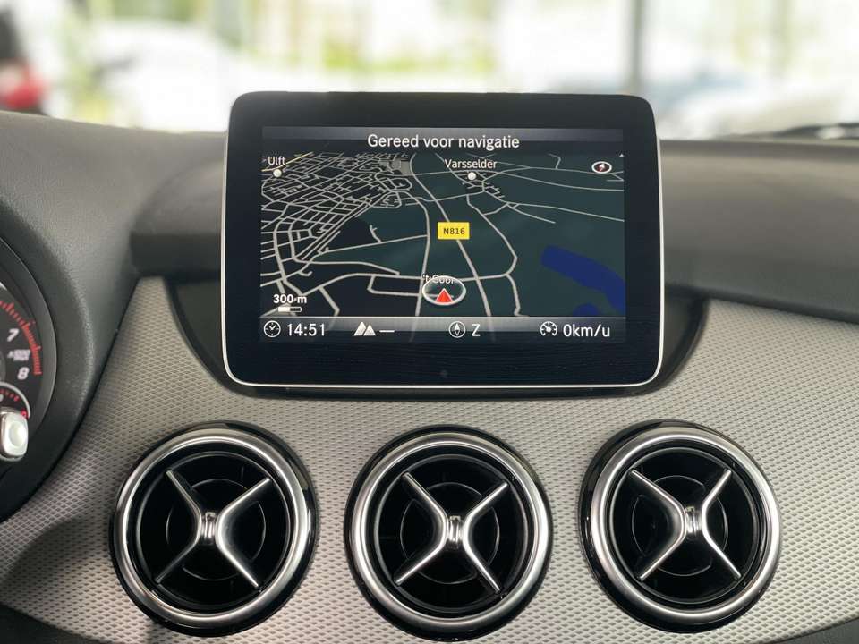 Mercedes-Benz B 180 - Imagem 17