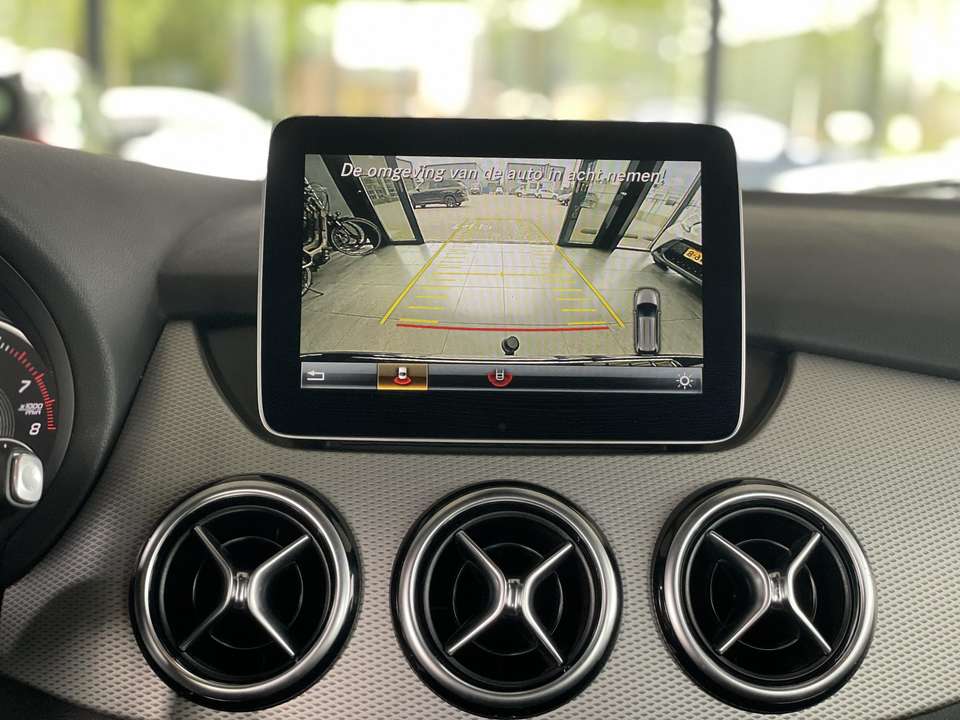 Mercedes-Benz B 180 - Imagem 18