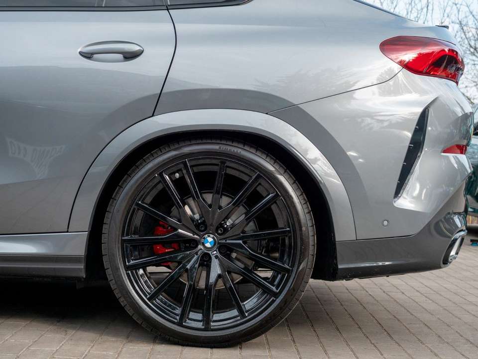 BMW X6 - Imagem 11