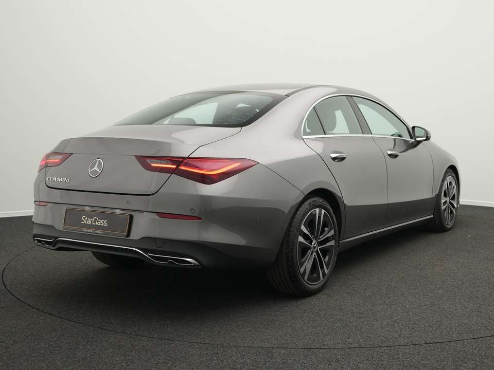 Mercedes-Benz CLA 180 - Imagem 3