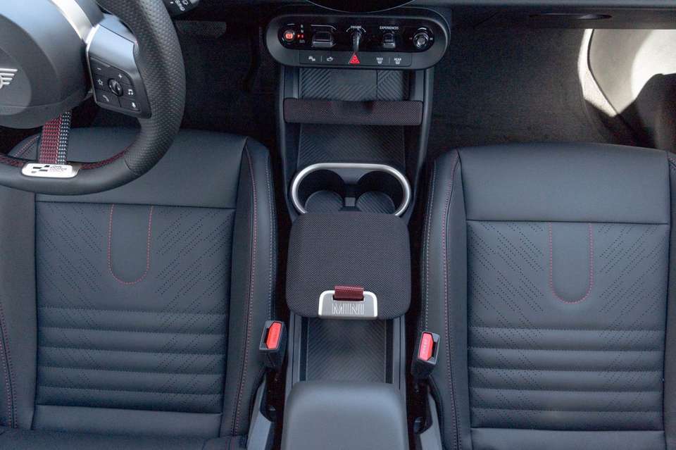 MINI John Cooper Works Countryman - Imagem 16