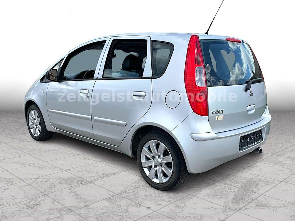 Mitsubishi Colt - Imagem 5