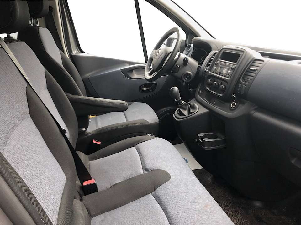 Opel Vivaro - Imagem 9