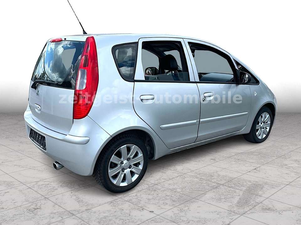 Mitsubishi Colt - Imagem 7