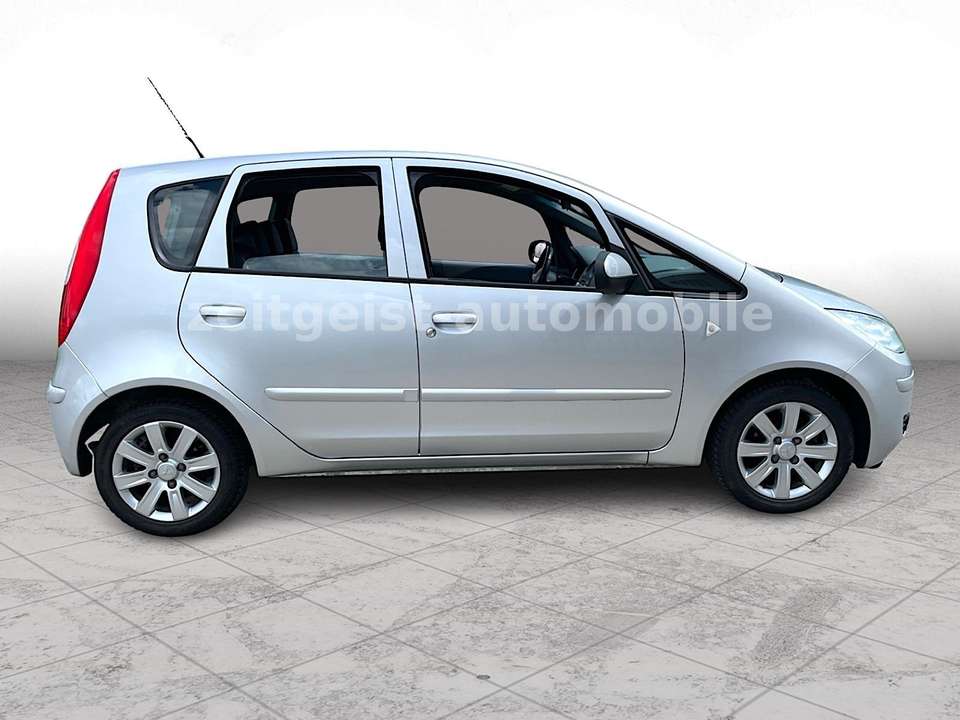 Mitsubishi Colt - Imagem 8