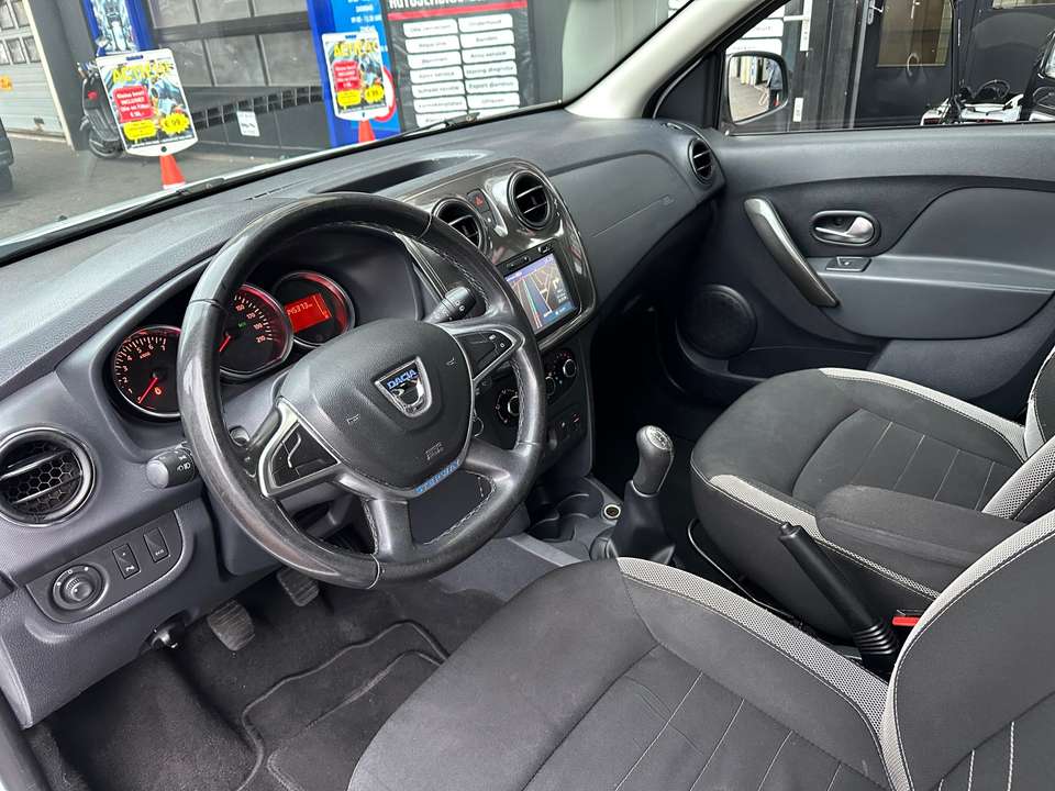 Dacia Logan - Imagem 8