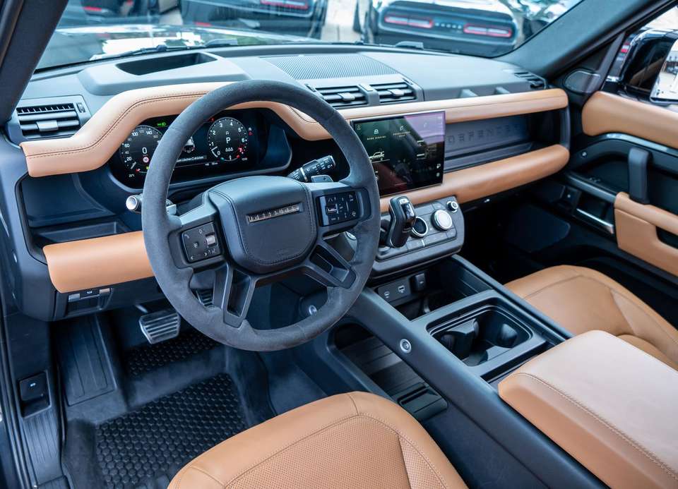 Land Rover Defender - Imagem 11