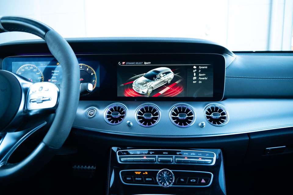 Mercedes-Benz E 63 AMG - Imagem 14