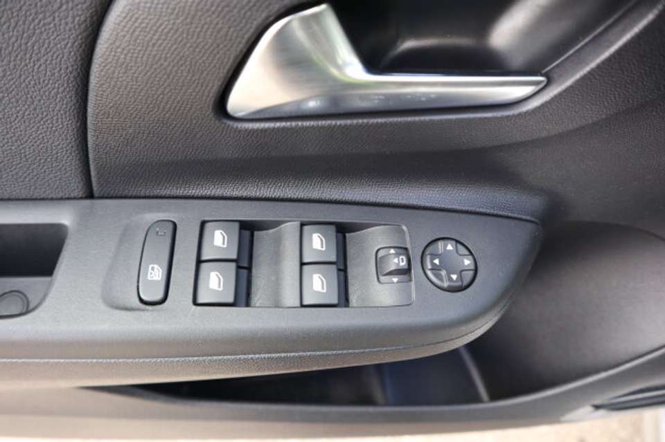 Car picture 9