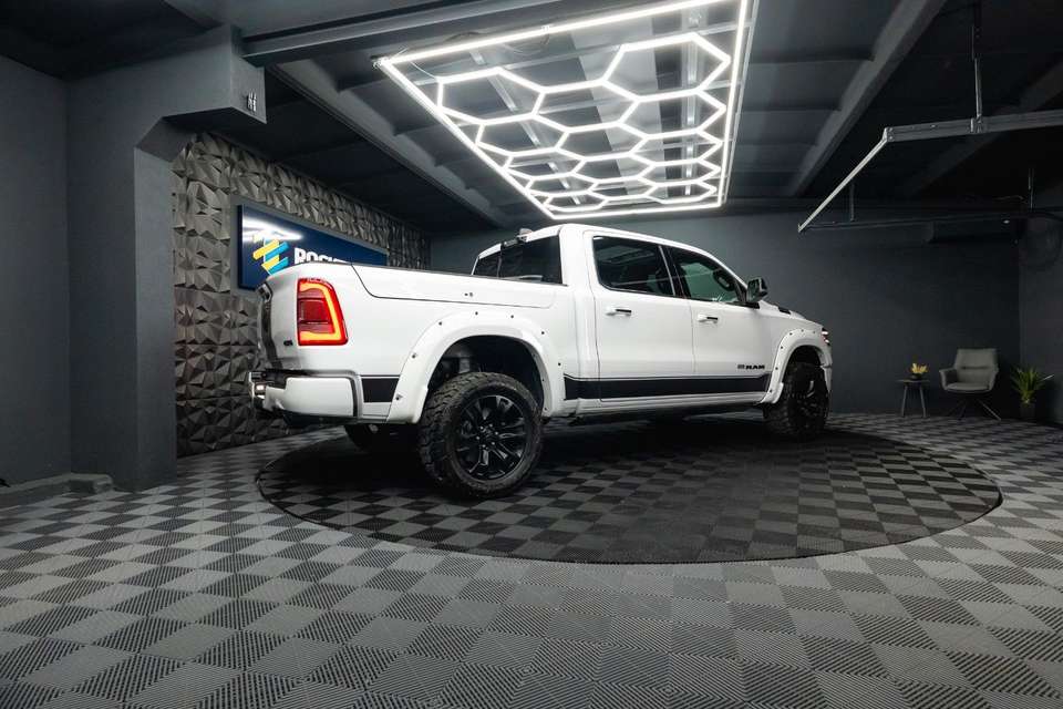 Car picture 11