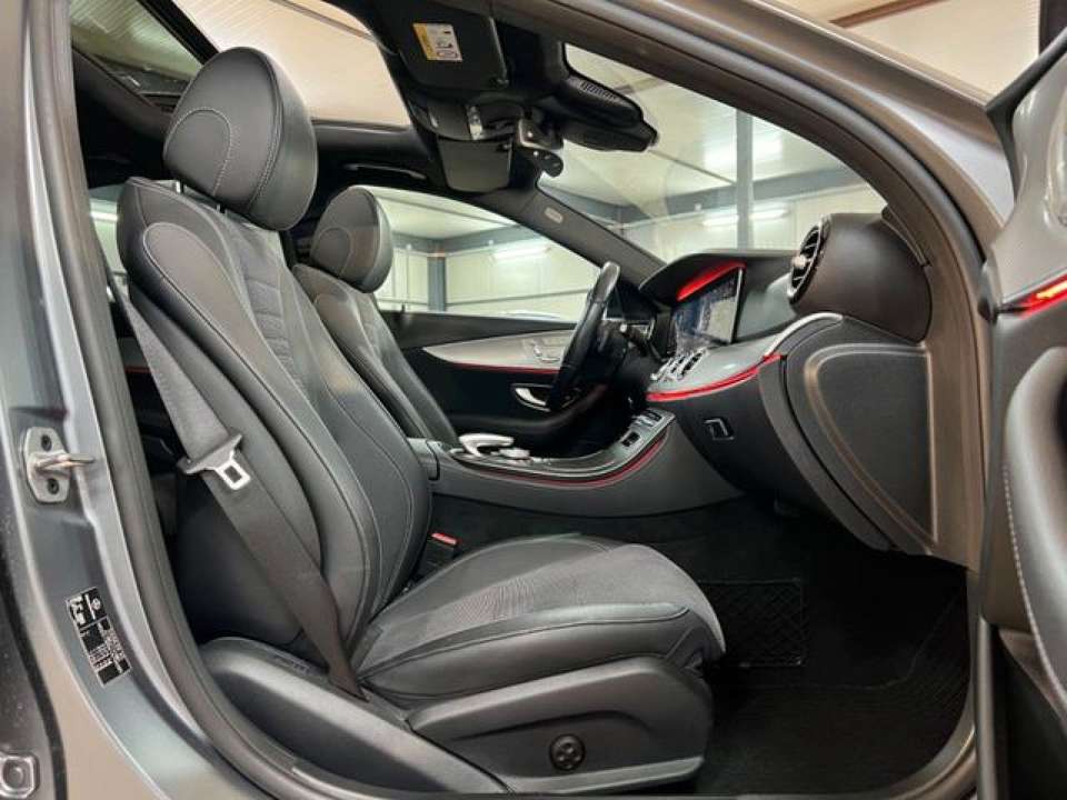 Mercedes-Benz E 220 - Imagem 7