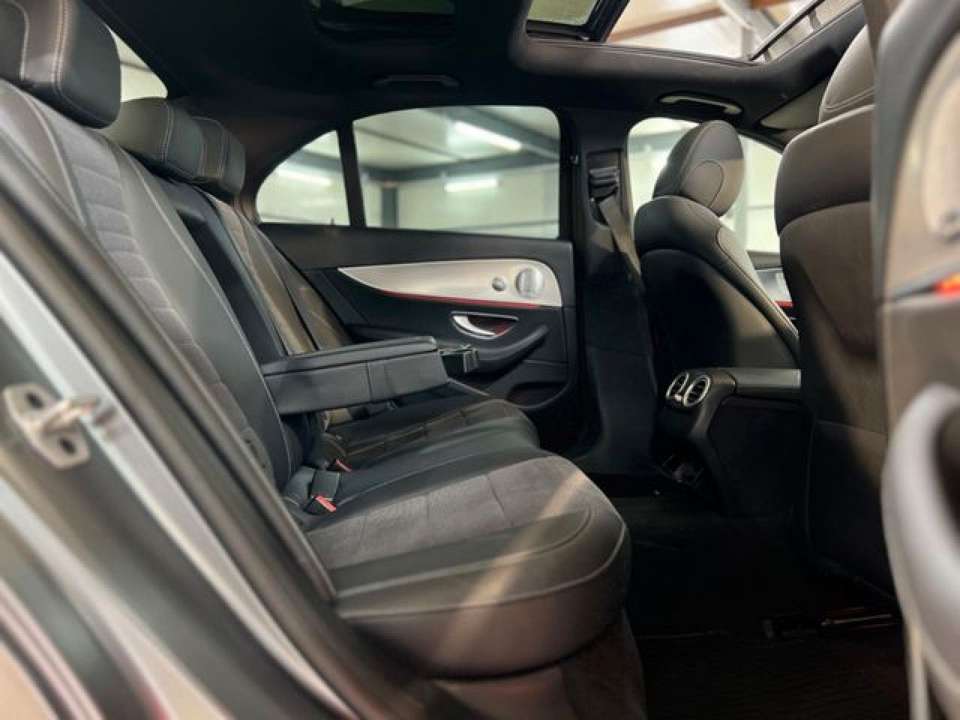 Mercedes-Benz E 220 - Imagem 8