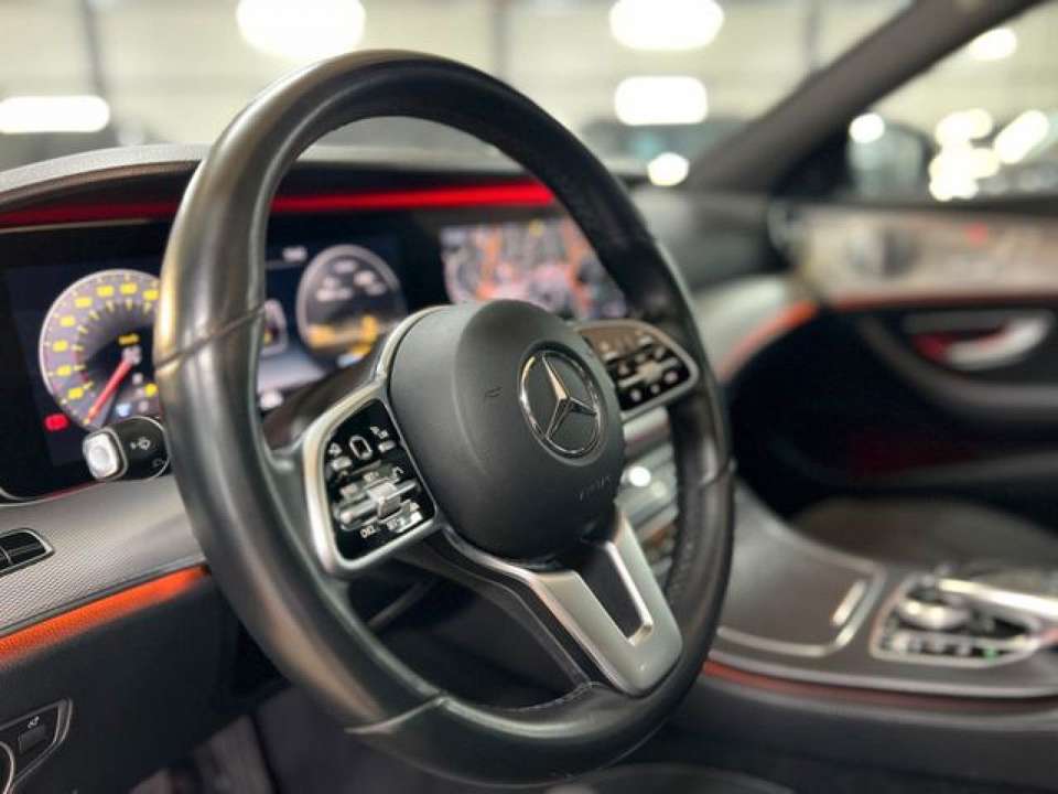 Mercedes-Benz E 220 - Imagem 11